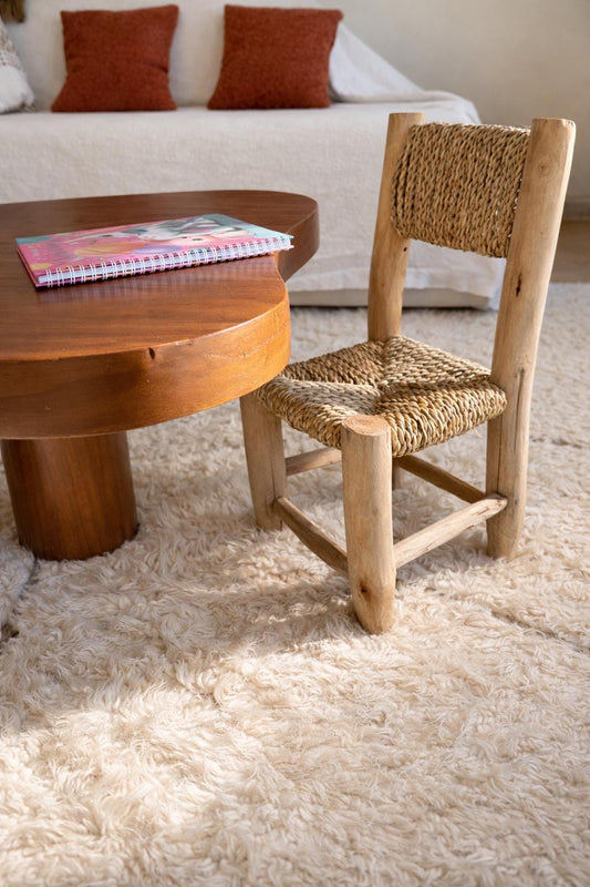 PIKO- Chaise enfant artisanale en bois naturel et fibres tressées