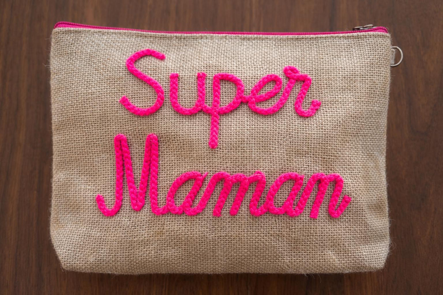 MUM- Pochette brodée en jute